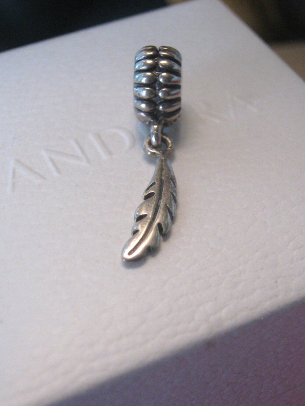 PANDORA - RARE Retired 2012 Indsamling Silver Dangle Feather - 150$